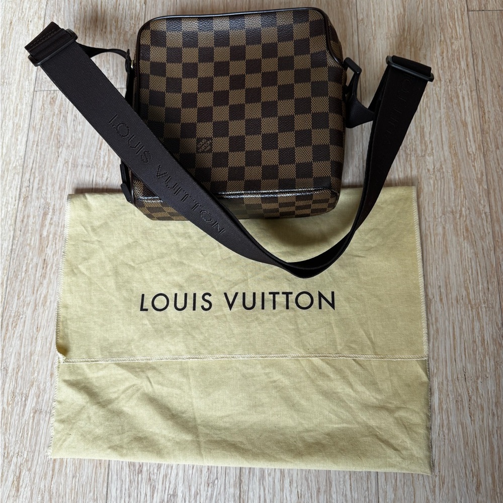 Louis Vuitton Brown Damier Ebene Messenger Crossbody Bag - Picture 2 of 16